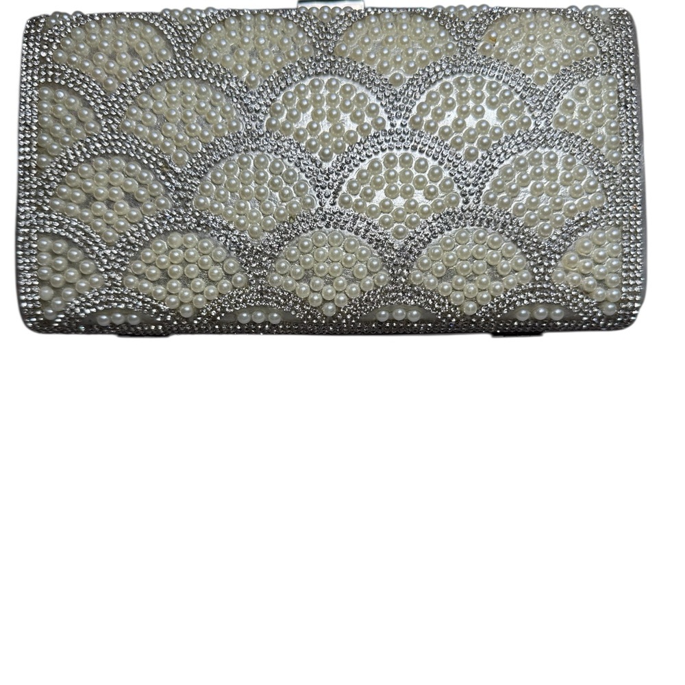 Pearl-Embellished Silver Evening Clutch with Rhinestones